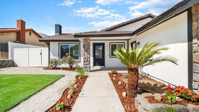 2454 Rosemary Ln, San Bernardino, CA 92407