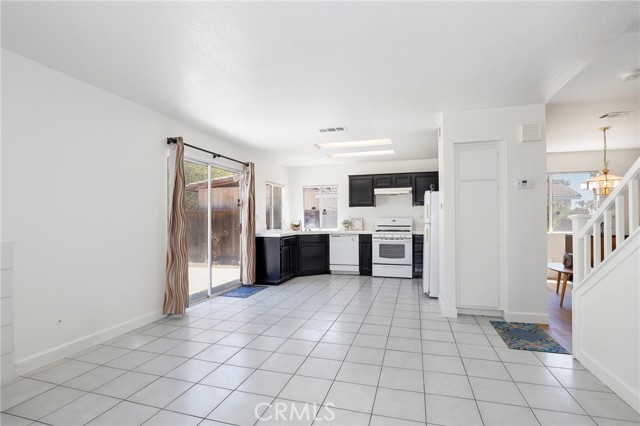 15402 Caballo Road, Moreno Valley CA: https://media.crmls.org/medias/09e94383-5296-4d4a-813b-1c3c6c19f4ed.jpg