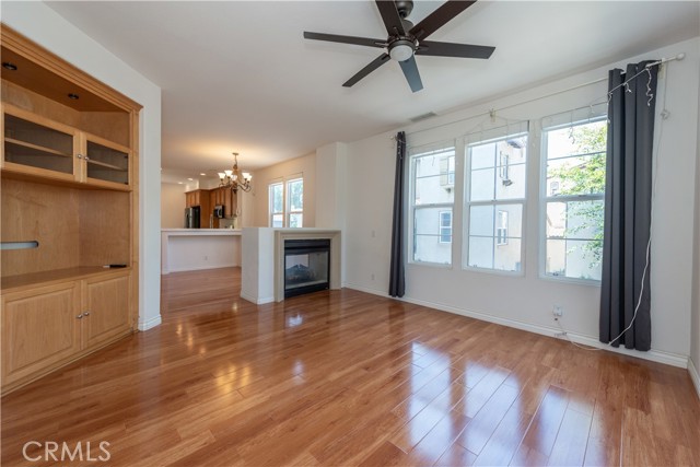 Detail Gallery Image 8 of 34 For 216 Tall Oak, Irvine,  CA 92603 - 3 Beds | 3/1 Baths