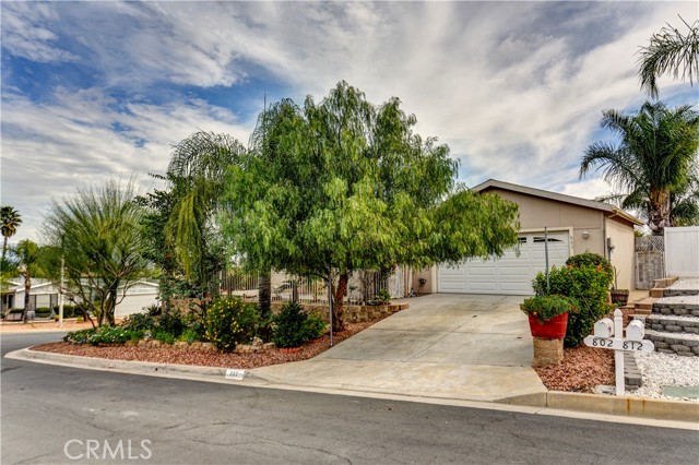 Detail Gallery Image 2 of 28 For 802 Roadrunner Way, Perris,  CA 92570 - 3 Beds | 2 Baths