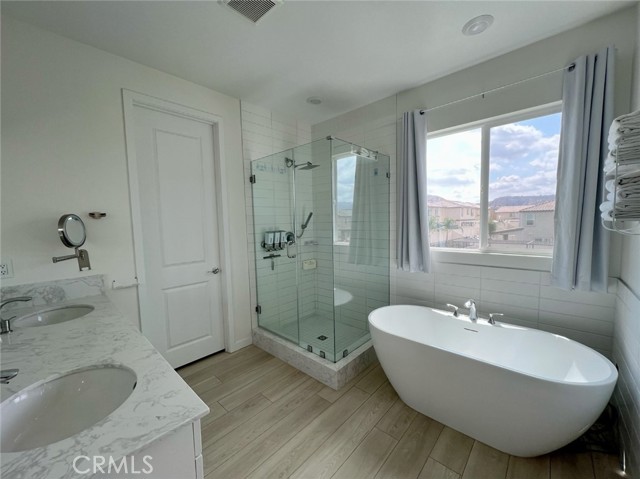 20910 Jennings Way, Newhall CA: https://media.crmls.org/medias/09eafbe8-856c-4593-8c76-3b4fd171d8d1.jpg