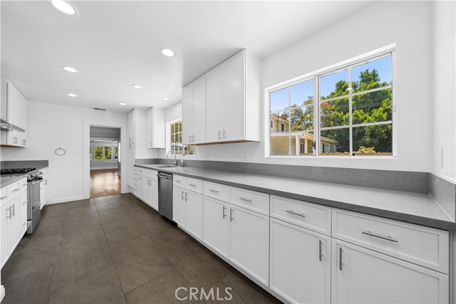 909 N. STONEMAN AVE, Alhambra CA: https://media.crmls.org/medias/09ebb289-2beb-4daa-9a20-27addb9d49a7.jpg