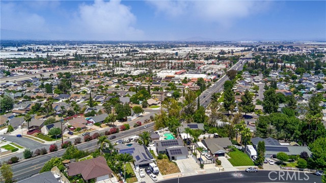 3794 Whirlaway Ln, Chino Hills CA: https://media.crmls.org/medias/09ebc83d-fccb-4113-b019-2e52b5eda3cc.jpg