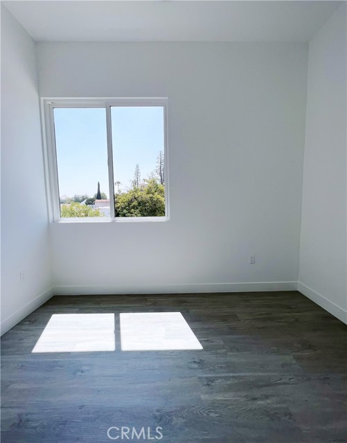 95 harkness Avenue, Pasadena CA: https://media.crmls.org/medias/09ebe1d8-49f3-4c02-89b7-37b84d71adf2.jpg