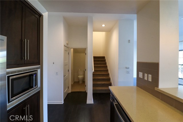 Detail Gallery Image 13 of 44 For 561 W Maple Ave, Orange,  CA 92868 - 3 Beds | 2/1 Baths