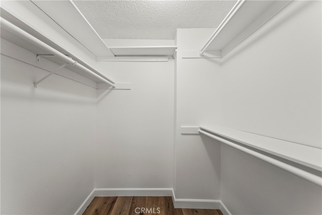 https://media.crmls.org/medias/09ed0b7f-d2c3-4903-9a8b-ec8418f76b39.jpg?preset=X-Large
