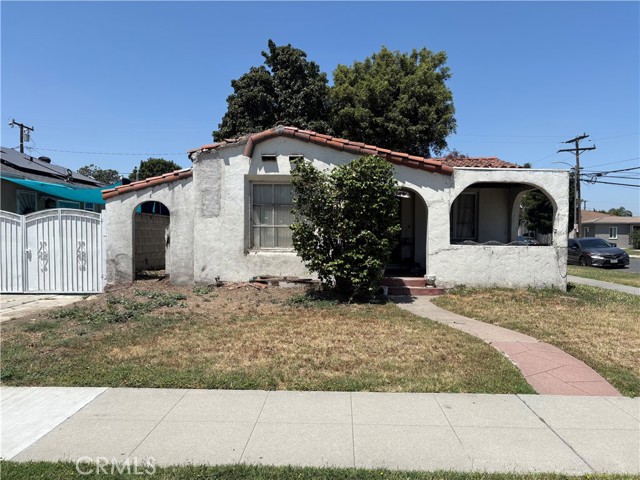 2391 Fashion Avenue, Long Beach CA: https://media.crmls.org/medias/09ed462b-e689-4402-92f1-2836bee77215.jpg