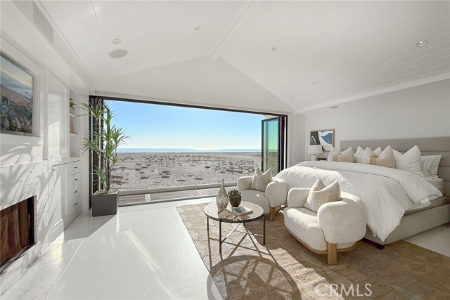 Detail Gallery Image 18 of 36 For 1111 E Balboa Bld, Newport Beach,  CA 92661 - 5 Beds | 4/1 Baths