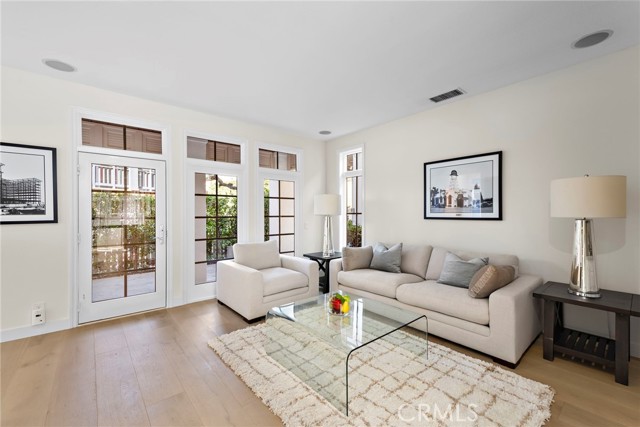 Detail Gallery Image 2 of 26 For 2534 Bungalow Pl #87,  Corona Del Mar,  CA 92625 - 3 Beds | 2/1 Baths