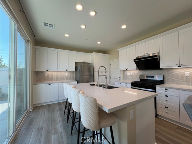 4292 S Heather Privado, Ontario CA: https://media.crmls.org/medias/09ee2bf6-5dca-485a-a5c5-4ccae08a6d6a.jpg