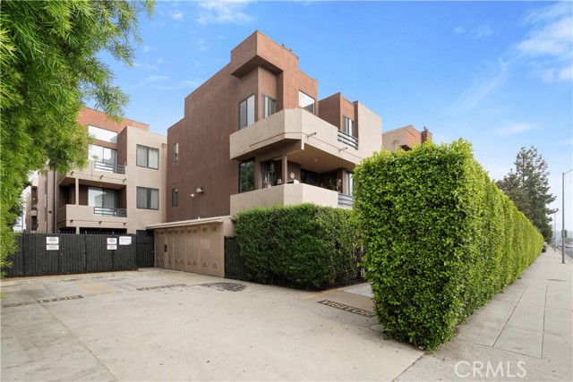 Detail Gallery Image 23 of 23 For 7826 Topanga Canyon Bld #301,  Canoga Park,  CA 91304 - 2 Beds | 2 Baths
