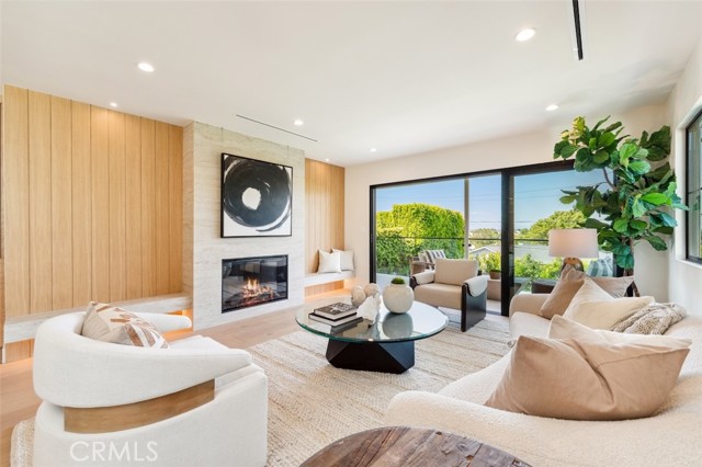 13817 Valley Vista Blvd, Sherman Oaks CA: https://media.crmls.org/medias/09ef1735-cd59-44d5-96e1-f1cb79d81777.jpg
