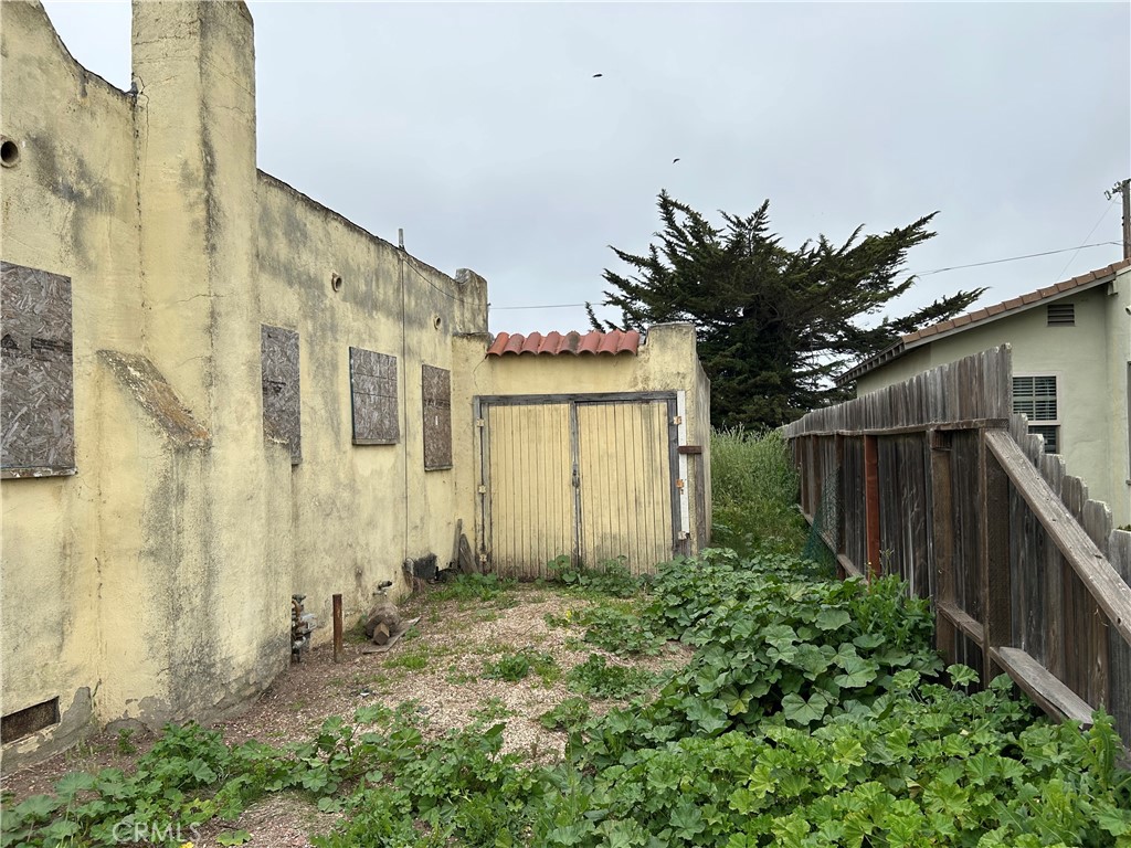 https://media.crmls.org/medias/09efa035-b9d6-48b9-80d8-666ebf6695e4.jpg?preset=X-Large