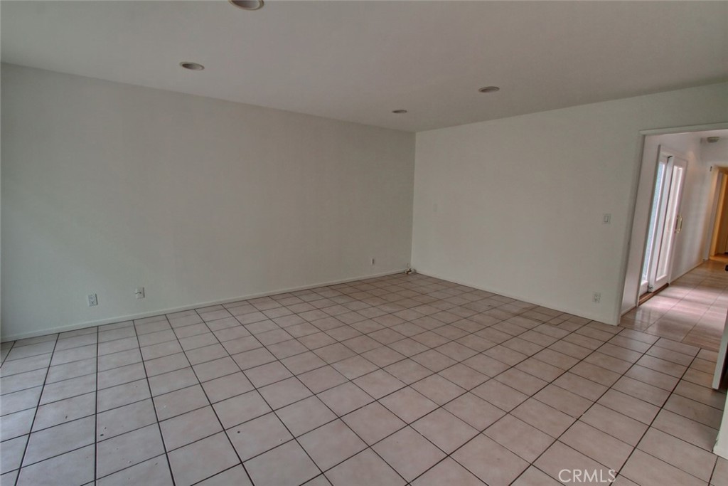 MLS #OC25241006 image #22