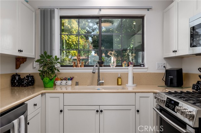 Detail Gallery Image 10 of 35 For 1057 Clubhouse Dr, Hemet,  CA 92545 - 2 Beds | 2 Baths