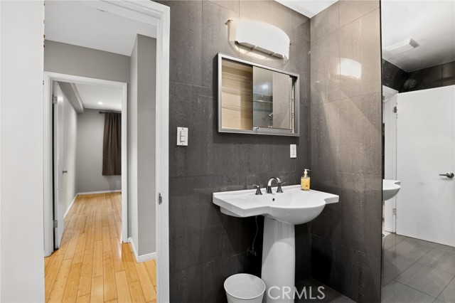 Detail Gallery Image 25 of 30 For 21 Alamitos, Long Beach,  CA 90802 - 2 Beds | 2 Baths