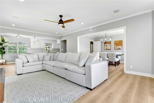 Detail Gallery Image 4 of 34 For 9817 La Rosa, Temple City,  CA 91780 - 4 Beds | 3 Baths