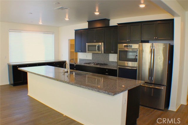 Detail Gallery Image 6 of 42 For 2040 Citron Ct, Redlands,  CA 92374 - 5 Beds | 3 Baths