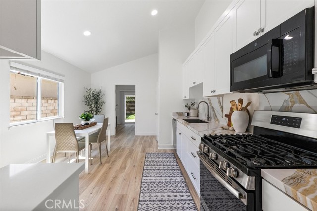 27242 Jardines, Mission Viejo CA: https://media.crmls.org/medias/09f1951e-4fe1-42a2-925d-4d94794f9c45.jpg