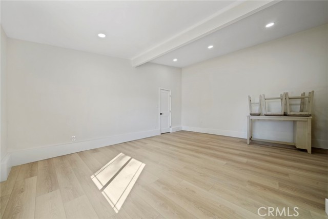 Image 31 of 35 For 1541 Wellington Avenue