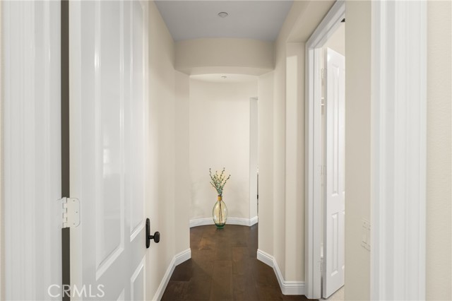 21270 Elda Cir, Huntington Beach CA: https://media.crmls.org/medias/09f23927-a661-4cfc-a434-f744c0d098d4.jpg