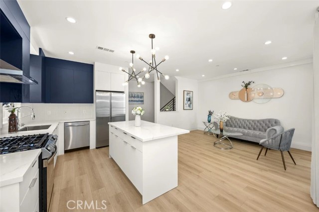 Detail Gallery Image 12 of 33 For 137 Saint Francis St a,  San Gabriel,  CA 91776 - 2 Beds | 2/1 Baths