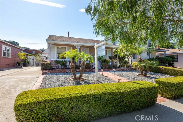 3139 Chestnut Avenue, Long Beach CA: https://media.crmls.org/medias/09f29dd2-3c08-4ded-9ddf-e9fb430a8b52.jpg