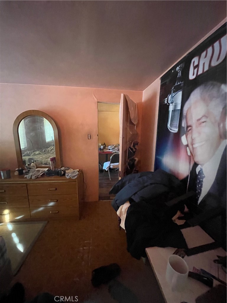 https://media.crmls.org/medias/09f3993d-1b79-40f4-a8ca-824faa557fce.jpg?preset=X-Large
