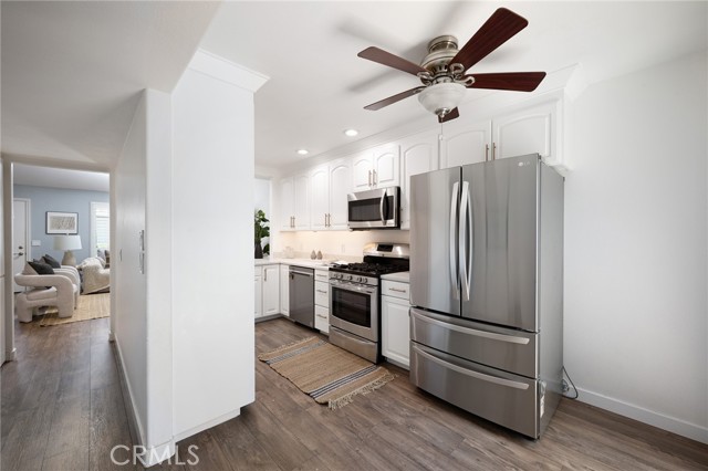 2334 Richmond Way, Costa Mesa CA: https://media.crmls.org/medias/09f4890f-7817-46d7-b0ec-5f8d8b99f112.jpg