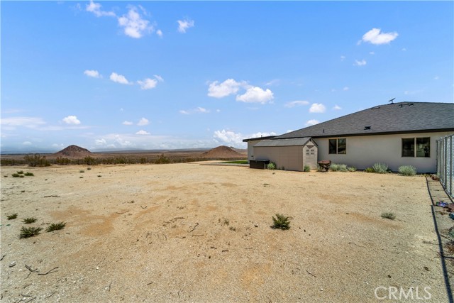 10715 Wilson Drive, California City CA: https://media.crmls.org/medias/09f49f98-ad9c-4fc1-9a80-def44a9aa854.jpg