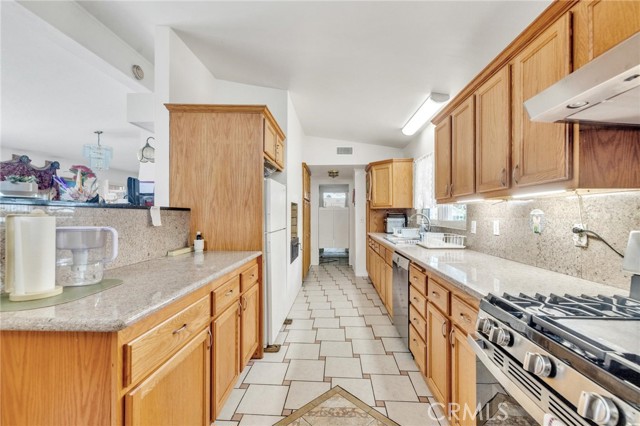 Detail Gallery Image 22 of 31 For 16875 Sausalito Dr, Whittier,  CA 90603 - 10 Beds | 2/8 Baths