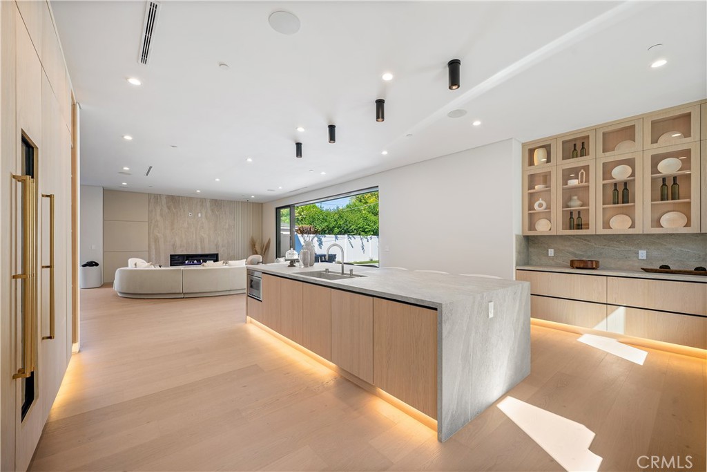 MLS #SR25255601 image #9