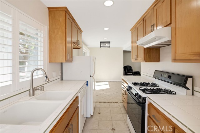 Detail Gallery Image 44 of 56 For 1219 S Irena, Redondo Beach,  CA 90277 - 5 Beds | 5 Baths