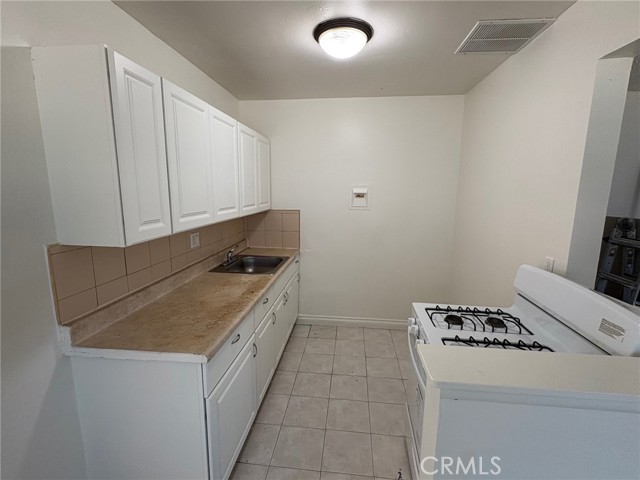 Detail Gallery Image 7 of 11 For 8641 Cerritos Ave #C,  Stanton,  CA 90680 - 1 Beds | 1 Baths