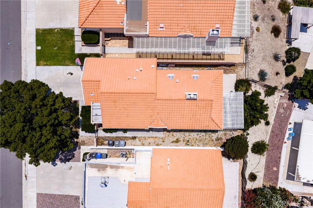 https://media.crmls.org/medias/09f7a4ac-912f-4e34-af36-1924562c7dd8.jpg?preset=X-Large