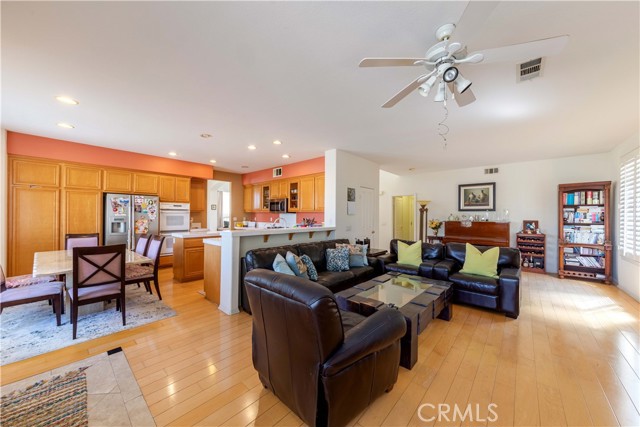2161 S Ferrier Court, La Habra CA: https://media.crmls.org/medias/09f7ae87-42a4-46ee-8672-16d3c79425fe.jpg