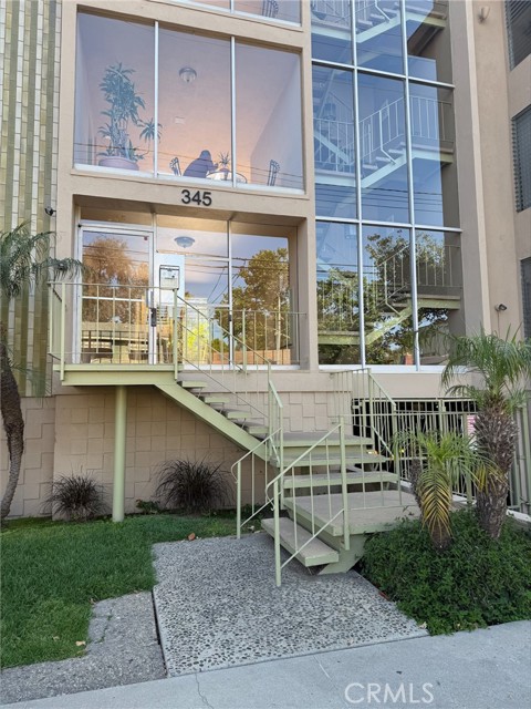 Detail Gallery Image 1 of 25 For 345 Wisconsin Ave #104,  Long Beach,  CA 90814 - 2 Beds | 2 Baths
