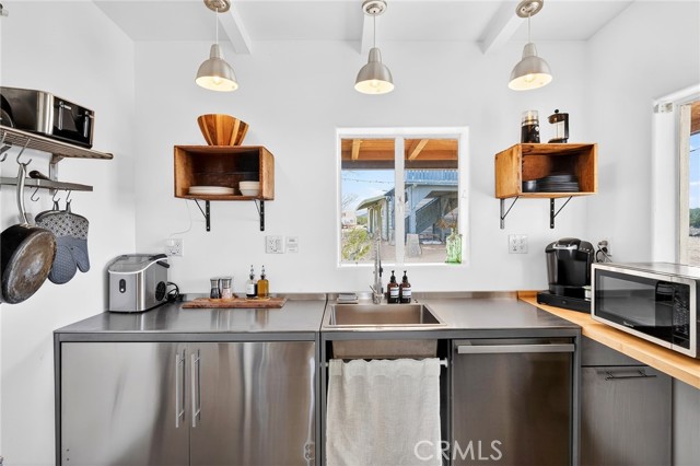 Detail Gallery Image 16 of 73 For 66475 Winters Rd, Joshua Tree,  CA 92252 - 3 Beds | 1 Baths