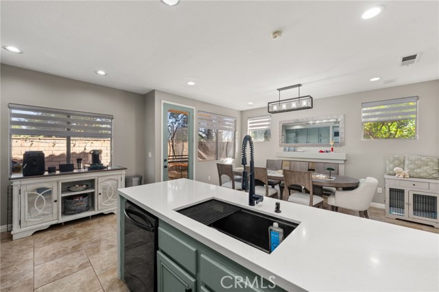 Detail Gallery Image 13 of 44 For 14171 Shoreline Dr, Chino Hills,  CA 91709 - 3 Beds | 2/1 Baths