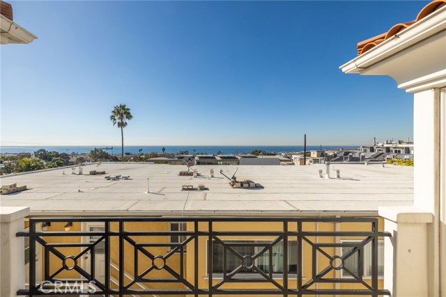 710 Manhattan Beach Boulevard, Manhattan Beach, California 90266, 3 Bedrooms Bedrooms, ,3 BathroomsBathrooms,Residential,Sold,Manhattan Beach,SB24000364