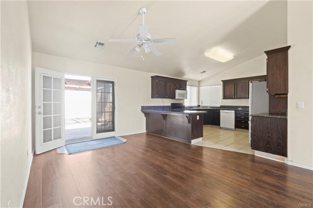 Detail Gallery Image 8 of 22 For 8849 Glade Avenue, California City,  CA 93505 - 3 Beds | 2 Baths