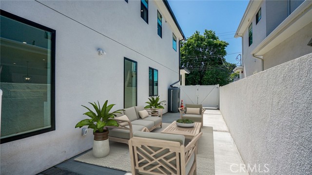 Detail Gallery Image 62 of 68 For 6250 Lindley Ave, Encino,  CA 91316 - 4 Beds | 3/1 Baths