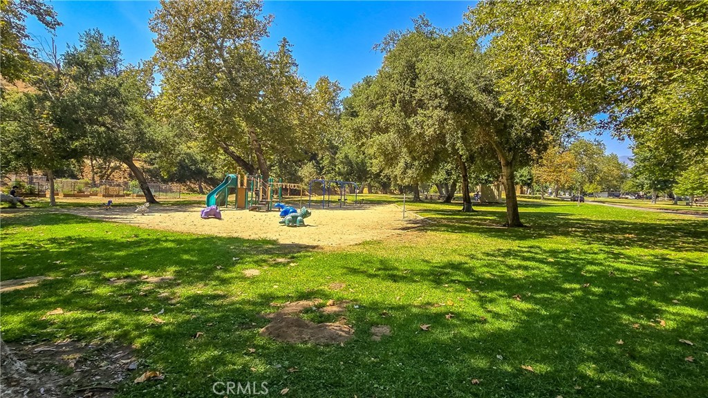 https://media.crmls.org/medias/09fae031-6455-4118-a781-5b0c338996fb.jpg?preset=X-Large