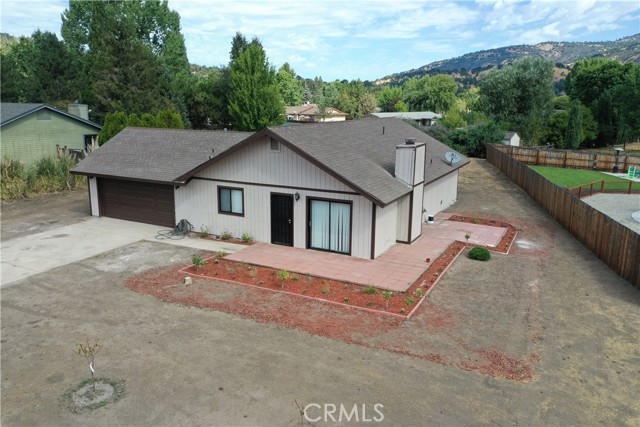 Detail Gallery Image 4 of 36 For 30001 Caddy Ln, Tehachapi,  CA 93561 - 3 Beds | 2 Baths