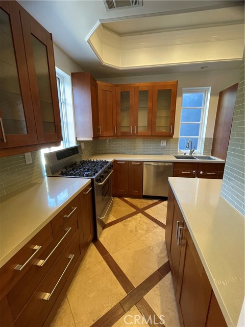 Detail Gallery Image 4 of 17 For 8655 Hillside, Los Angeles,  CA 90069 - 4 Beds | 4 Baths