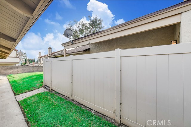 Detail Gallery Image 4 of 36 For 1031 S Palmetto Ave #A2,  Ontario,  CA 91762 - 2 Beds | 2 Baths