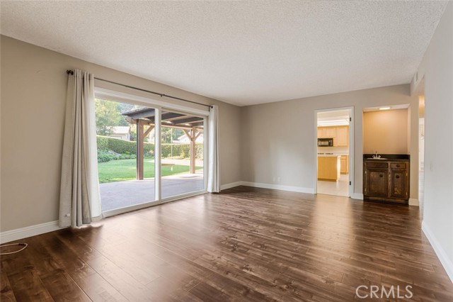 2273 Highgate Road photo 8