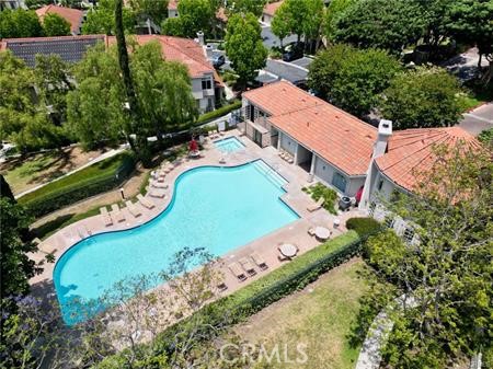 09fc03e4 57a1 4a82 B827 B3855c792f67