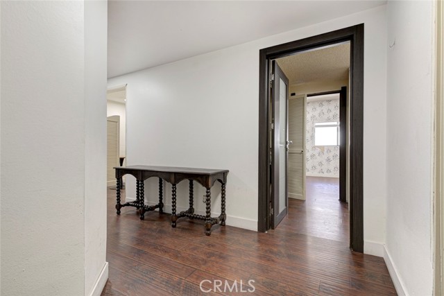 Detail Gallery Image 10 of 39 For 17522 Sherman Way #202,  Van Nuys,  CA 91406 - 2 Beds | 3 Baths