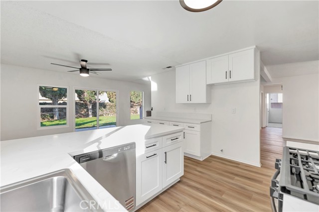 Detail Gallery Image 9 of 20 For 610 S Dennis, Santa Ana,  CA 92704 - 4 Beds | 2 Baths